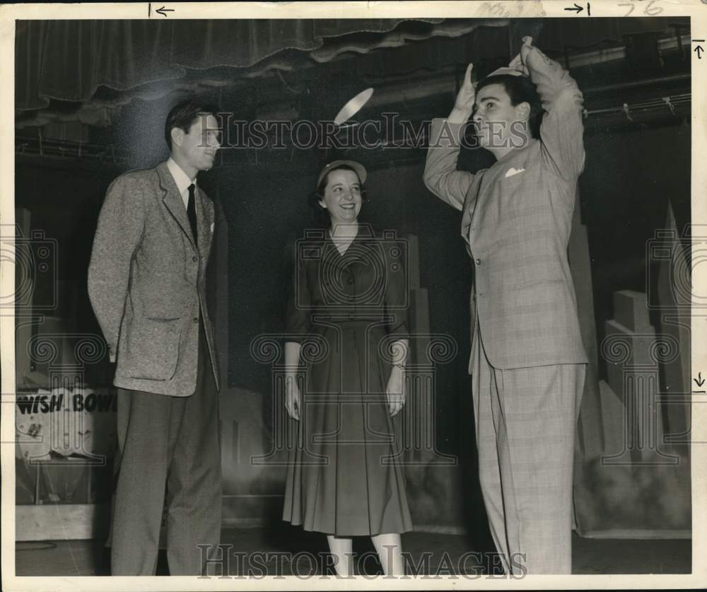 1950 Press Photo Television host Bert Parks with guests - nox61574- Historic Images