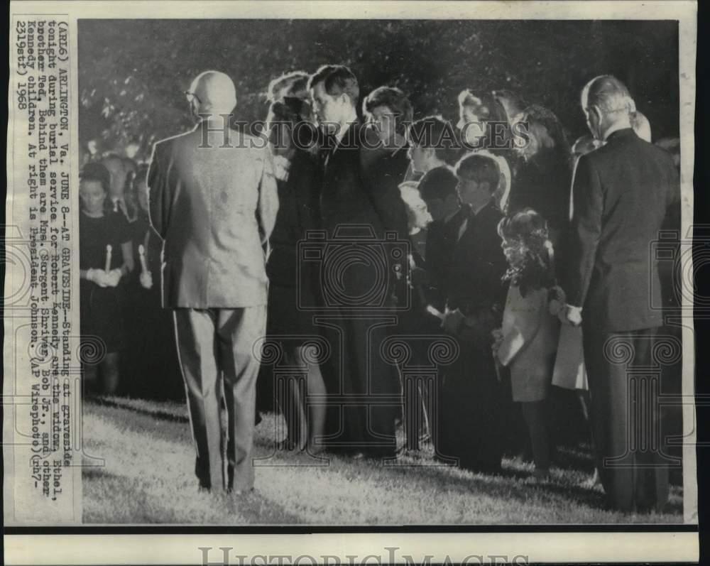 1968 Press Photo Robert Kennedy family visits grave at Arlington with Johnson.- Historic Images