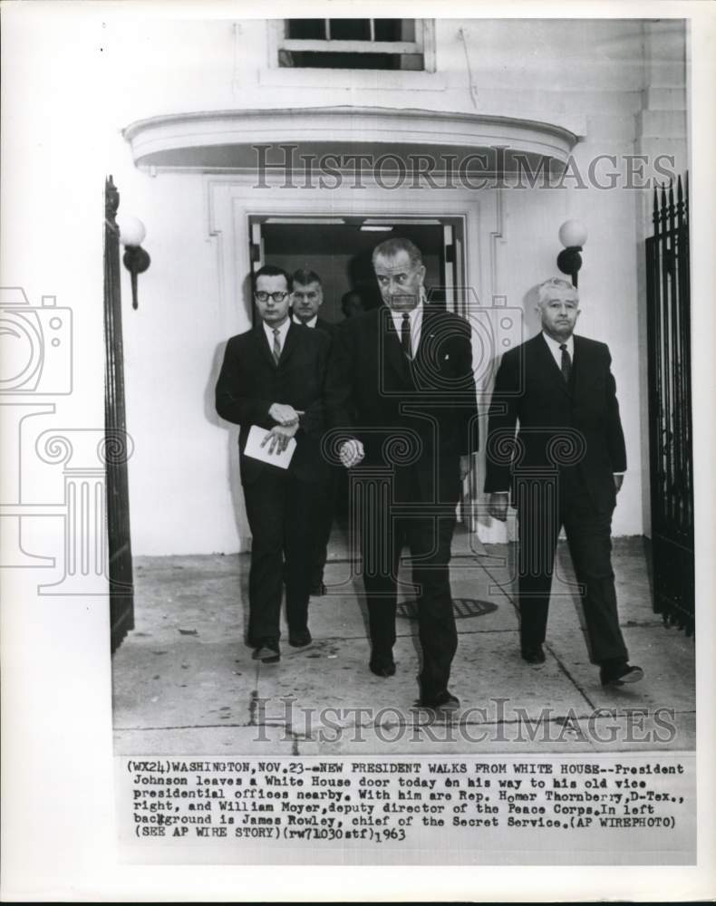 1963 Press Photo President Johnson leaves the White House with Representatives- Historic Images