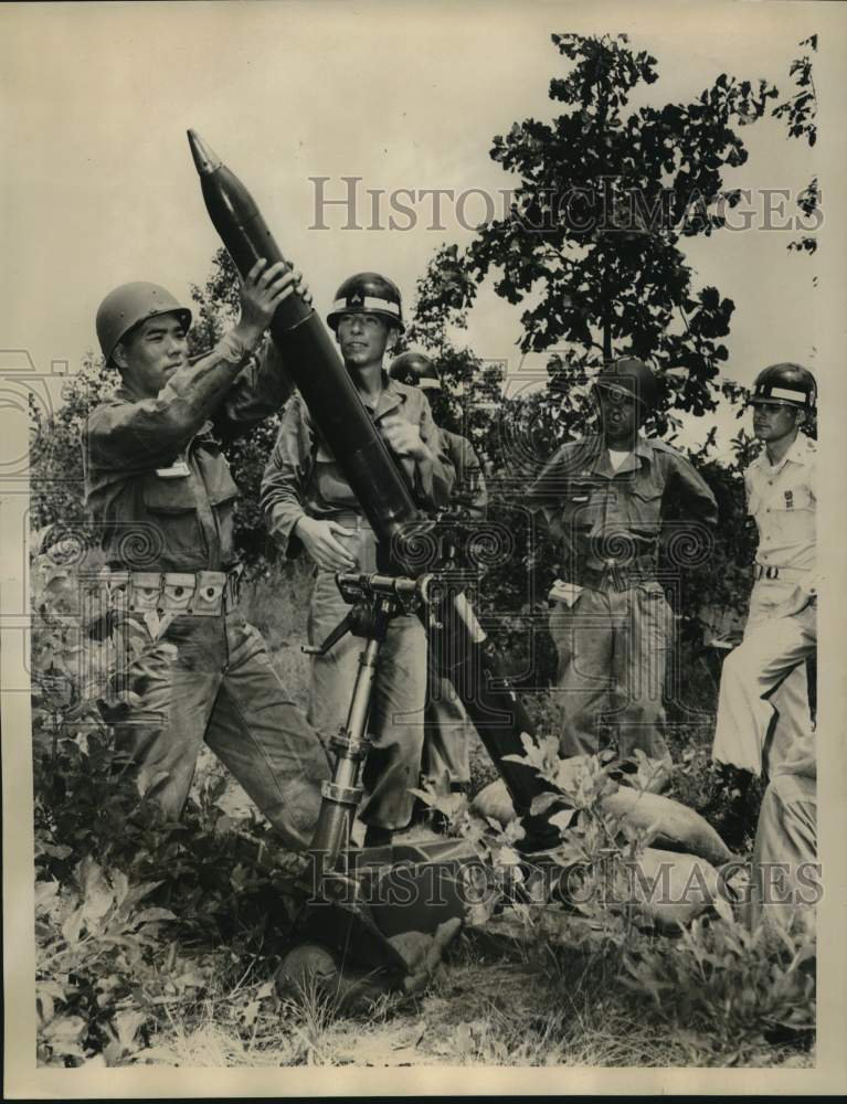 1953 Press Photo Corporal Frank J. Halroyd instructs at Fort Benning, Georgia- Historic Images