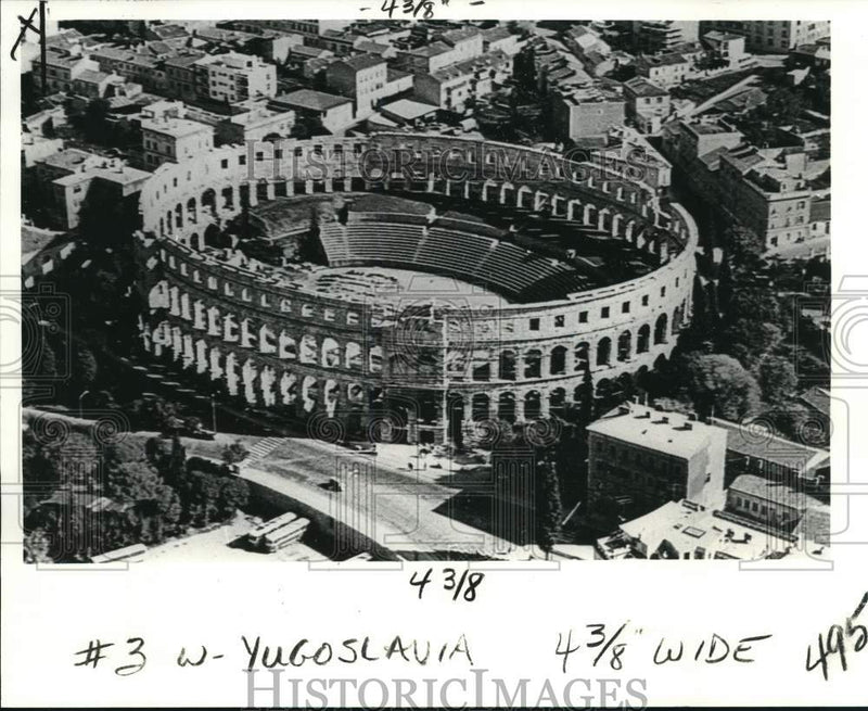 Load image into Gallery viewer, 1982 Press Photo Aerial of Pula's Roman Amphitheater in Dubrovnik, Yugoslavia
