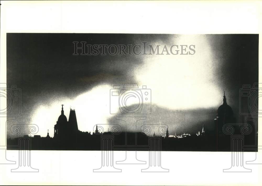 1940 Press Photo Fires after Germans dropped incendiary Bombs on London, England- Historic Images