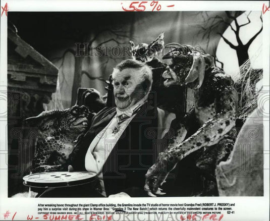 1990 Press Photo Robert Prosky in scene from "Gremlins 2 The New Batch."- Historic Images