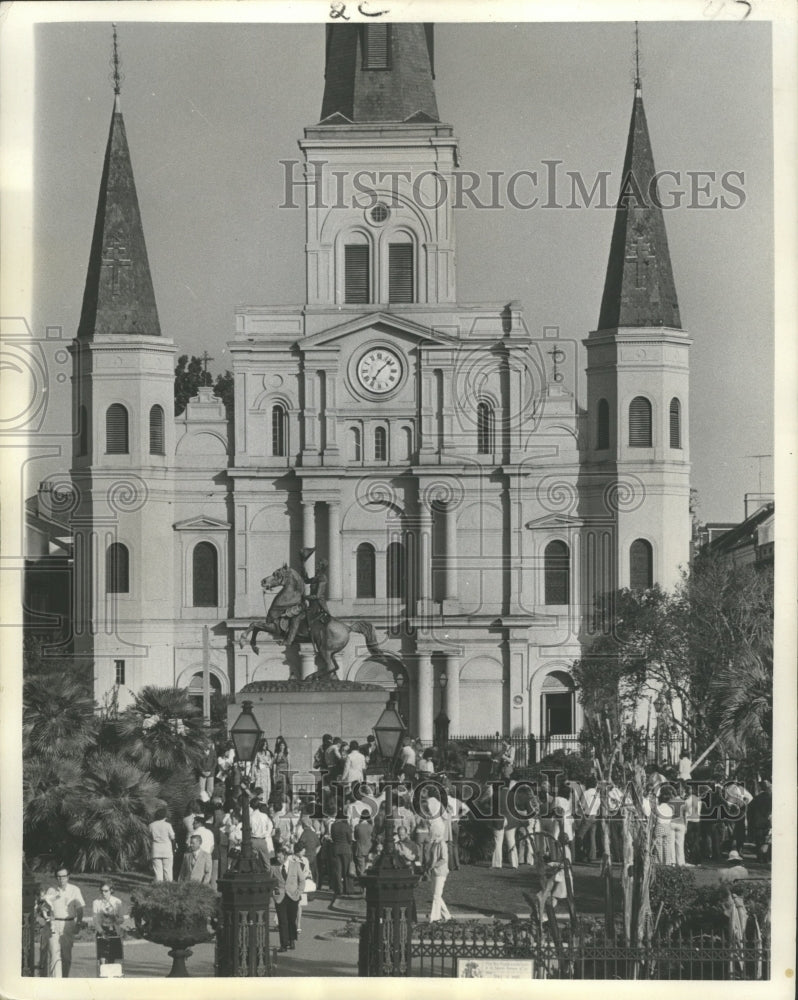 1973 Press Photo Sunrise Easter Service By St. Louis Cathedral, New Orleans