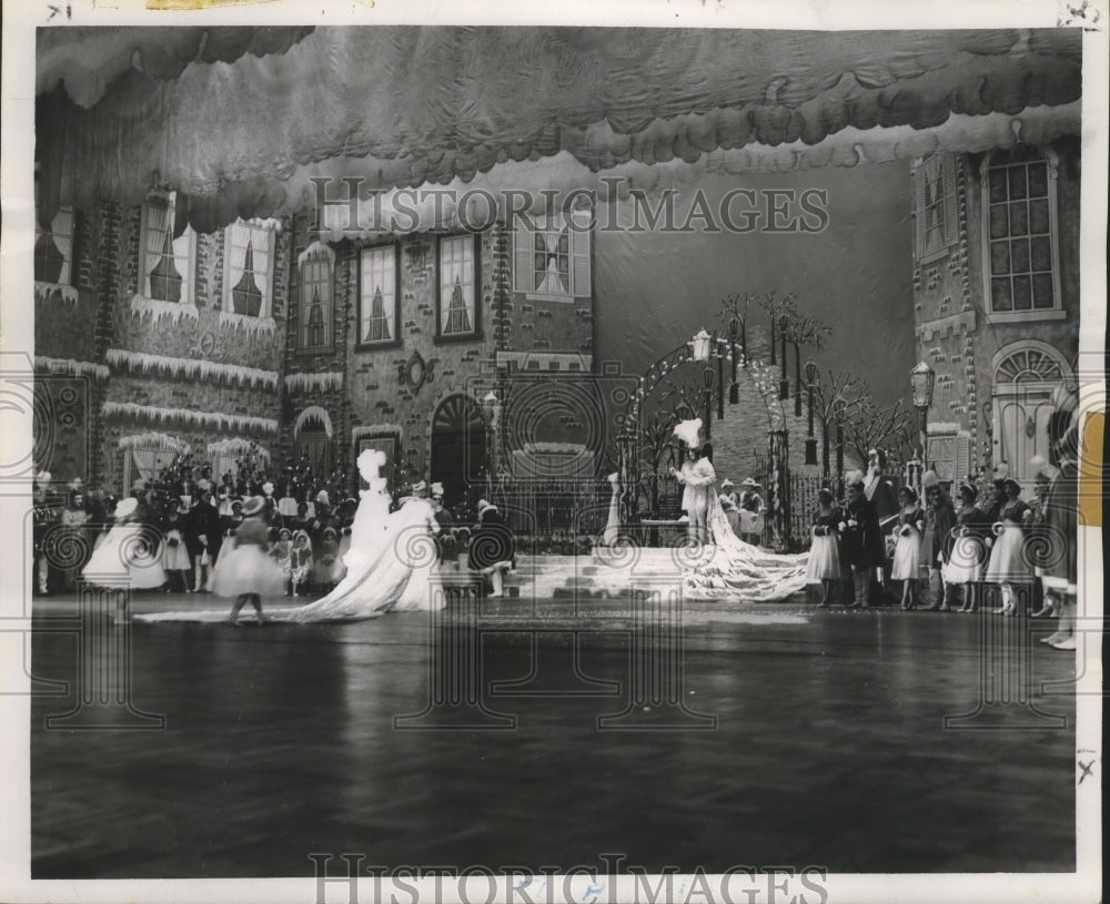 1959 Press Photo Carnival - Queen Ruth Huntington Whitney at Harlequins Ball- Historic Images