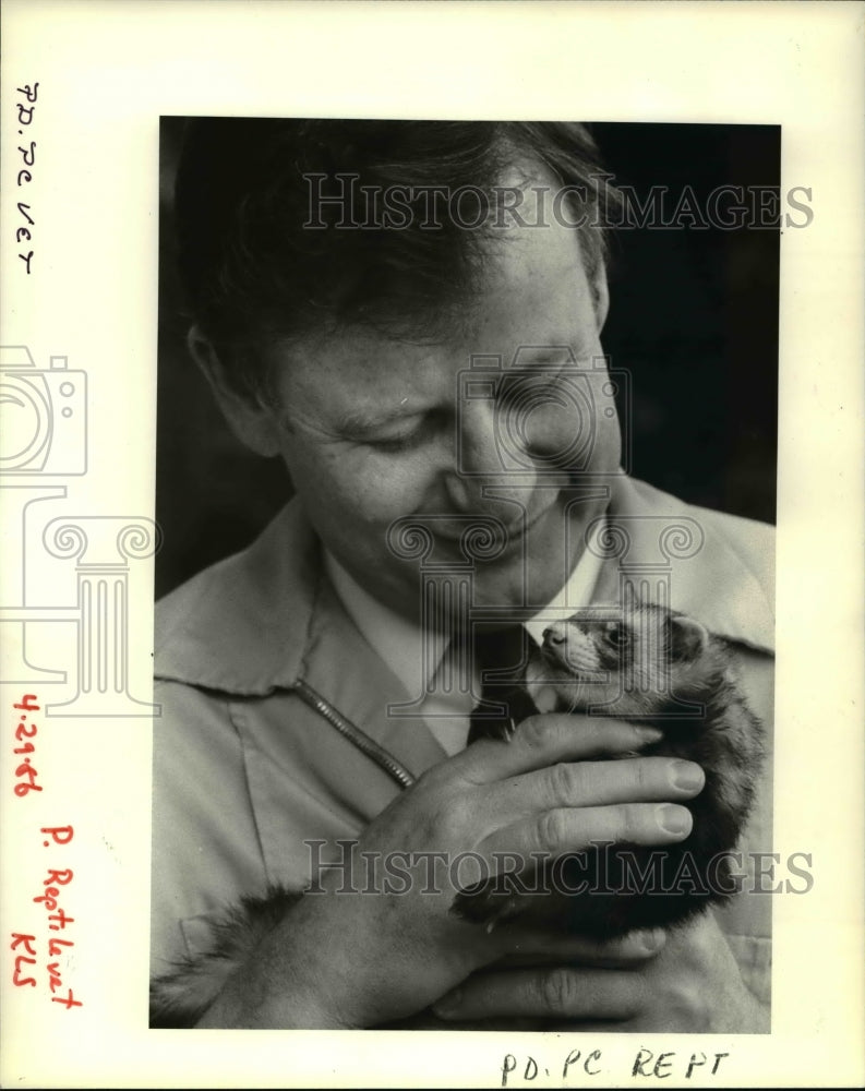 1986 Press Photo Richard Werner, will be at the Washington Park Zoo Saturday- Historic Images