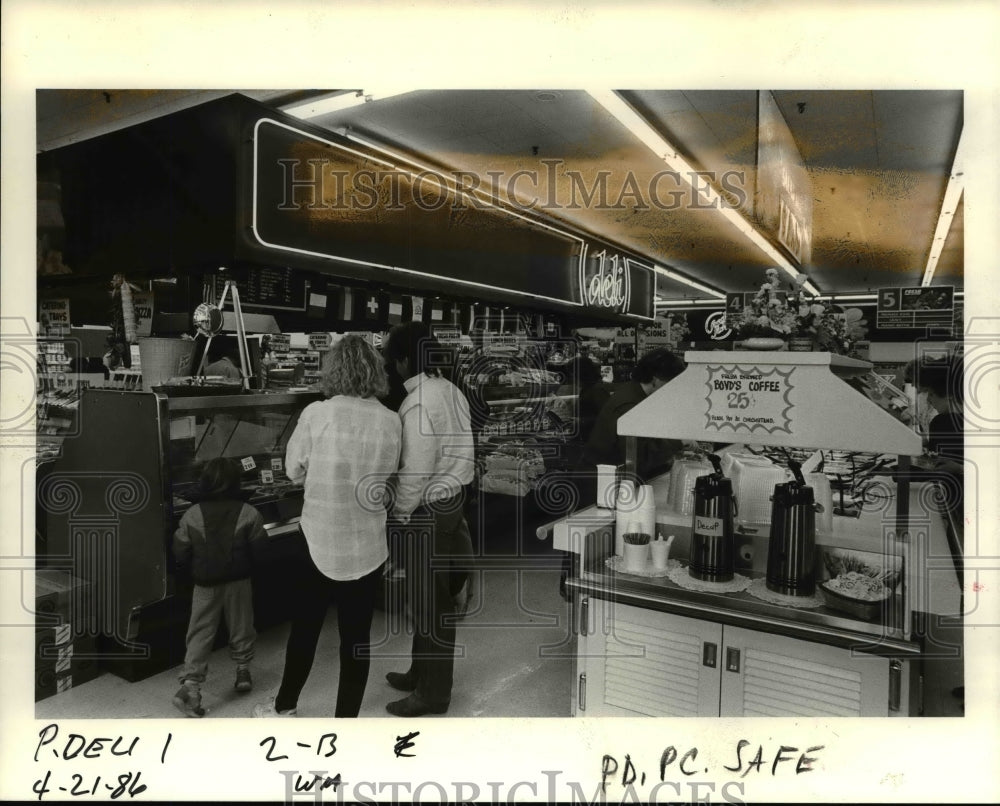 1986 Press Photo Changing eating habits are changing the 105 Safeway stores- Historic Images