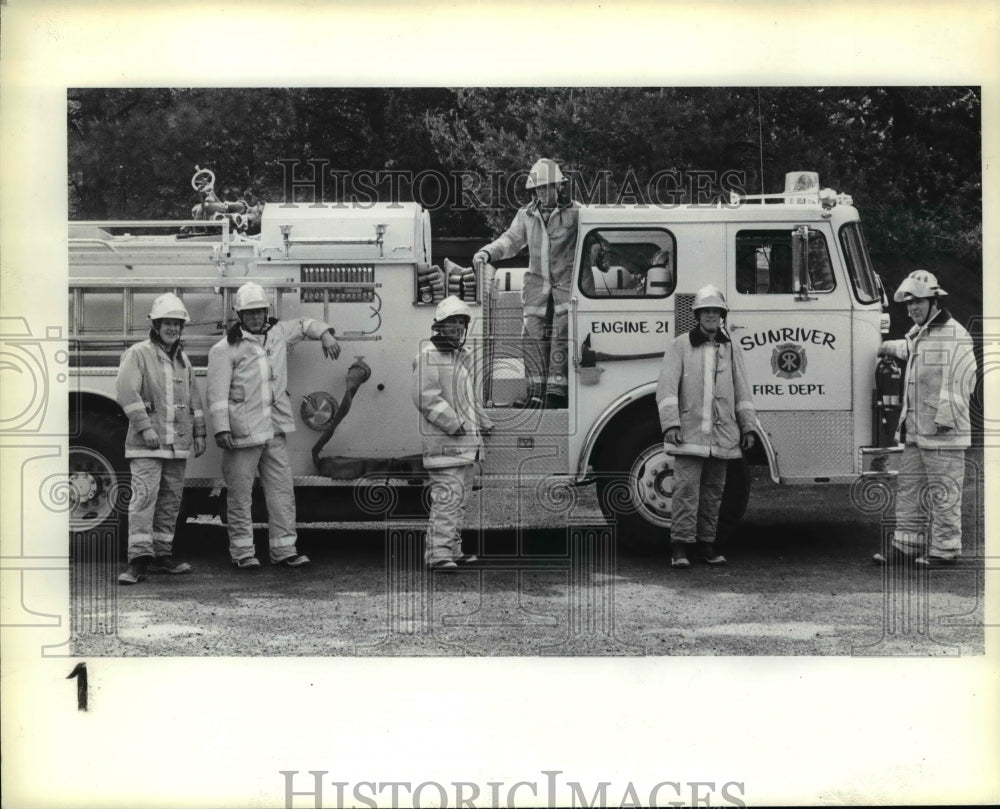 1983 Press Photo Volunteers with the Sunriver Fire Department - orb71698- Historic Images