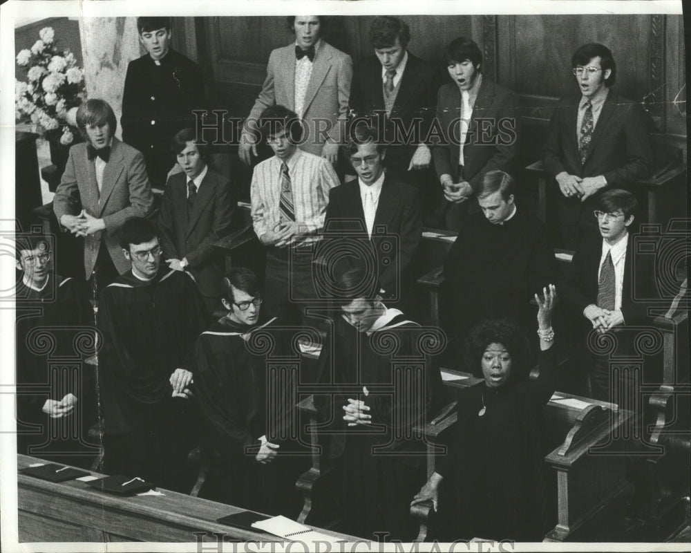1974 Press Photo Ann Henry church choir member - oro19253- Historic Images