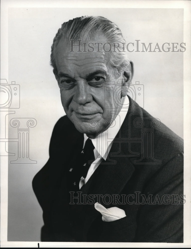 1966 Press Photo Rayond Massey, star of Dr. Kildare- Historic Images
