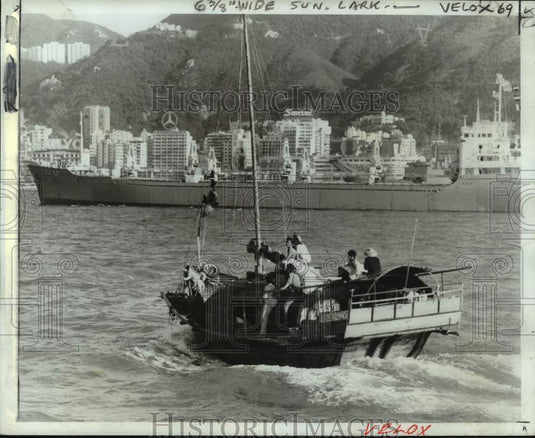 1976 Press Photo Freighters at Hong Kong Harbor - pia00357- Historic Images