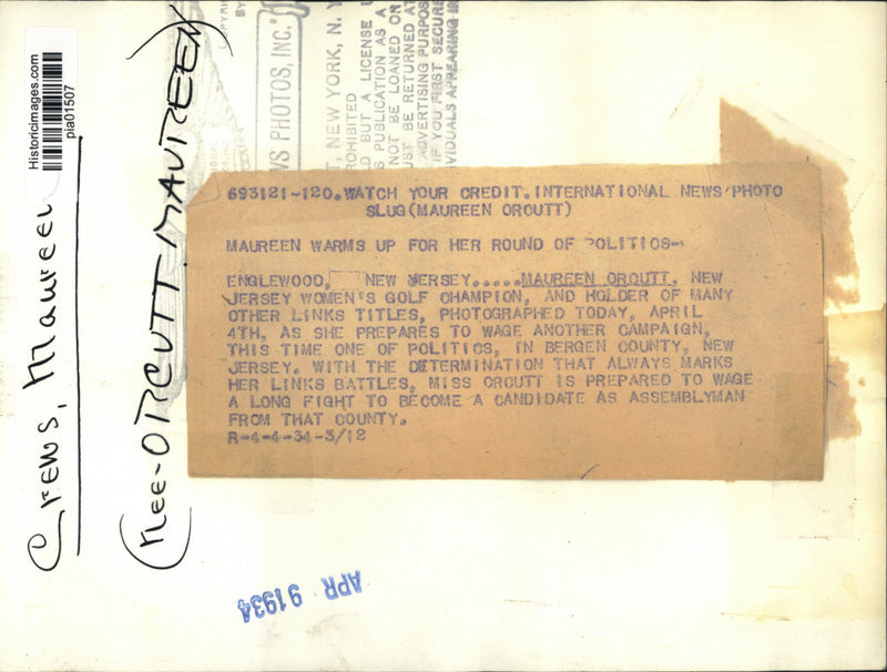 Load image into Gallery viewer, 1934 Press Photo Golfer Maureen Orcutt goes for politics in Bergen County, NJ
