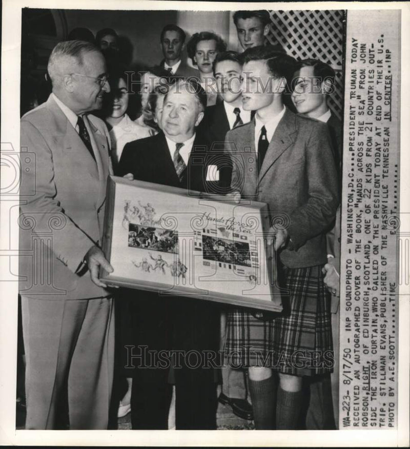 Load image into Gallery viewer, 1950 Press Photo President Harry Truman, John Robson &amp; Stillman Evans in DC
