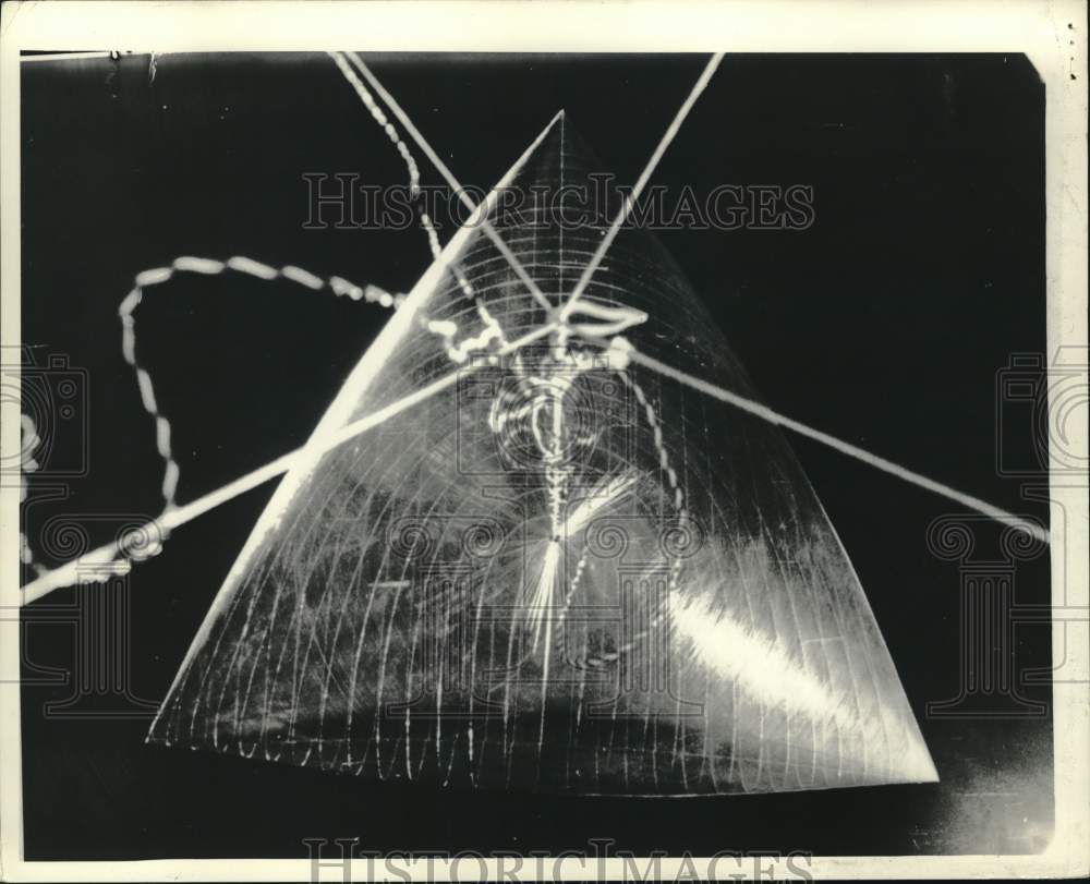 1956 Press Photo Air balloon&#39;s bottom part during flight - pia05010