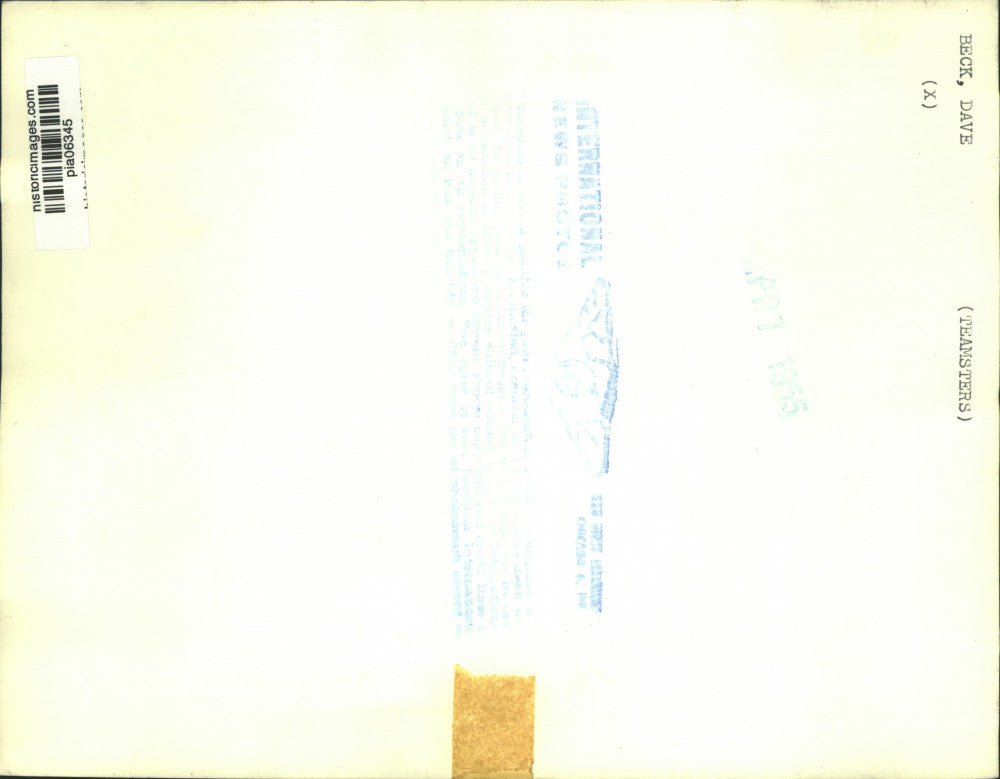 1955 Press Photo Teamsters Head Dave Beck chats with colleague - pia06345