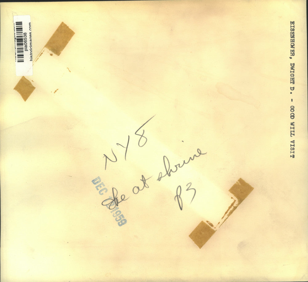 1959 Press Photo Dwight Eisenhower & friend check their shoes - pia06538