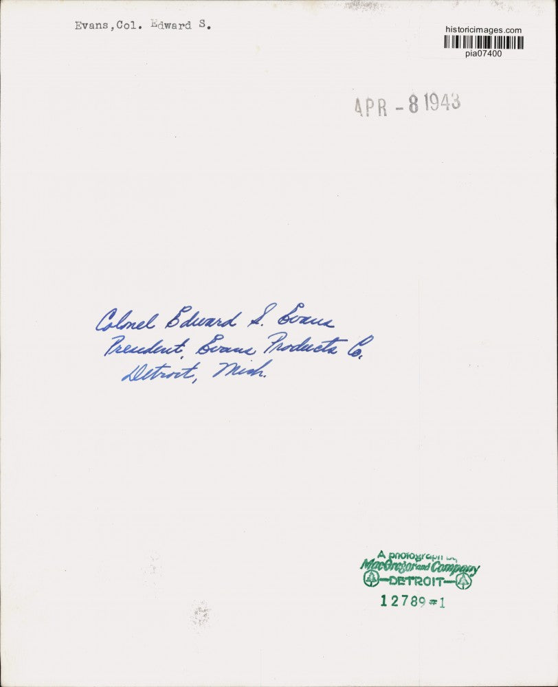 1943 Press Photo Cool Edward S. Evans, President, Evans Products Co., Michigan