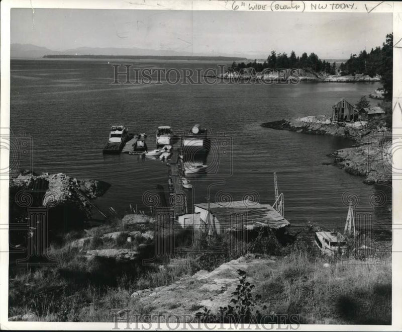 Load image into Gallery viewer, 1965 Press Photo Boats by Savary Island in Lund, British Columbia - pia09629
