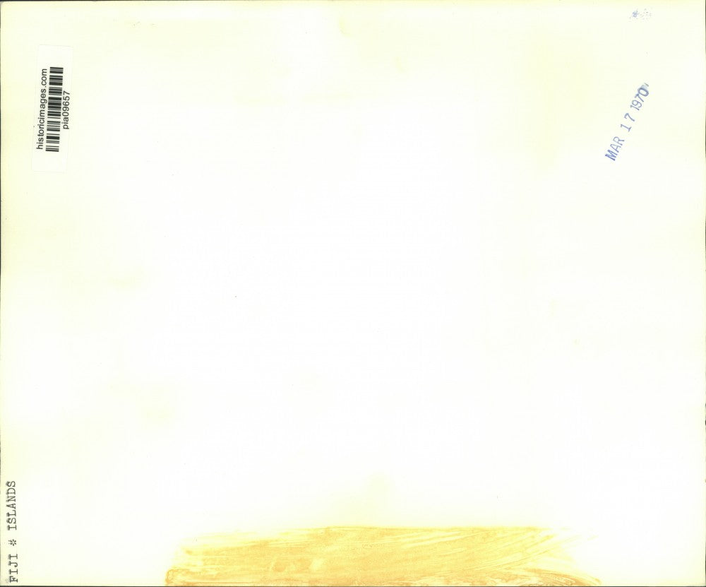 1970 Press Photo Natives spear fishing in Fiji - pia09657