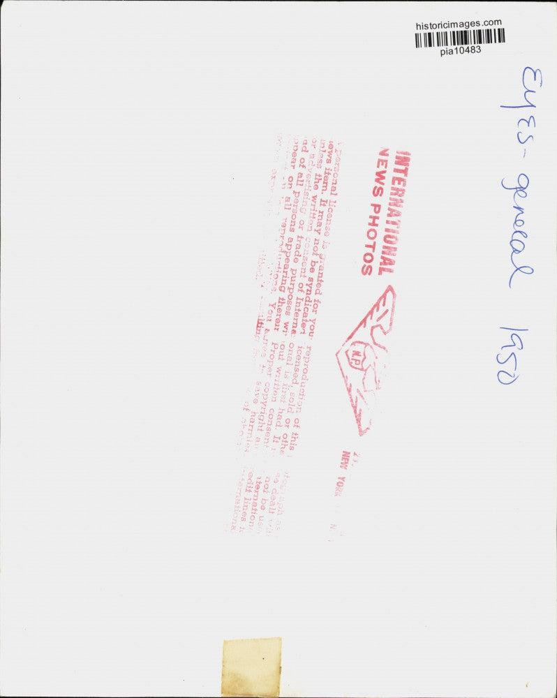 1950 Press Photo Close-up view of the eyes - pia10483