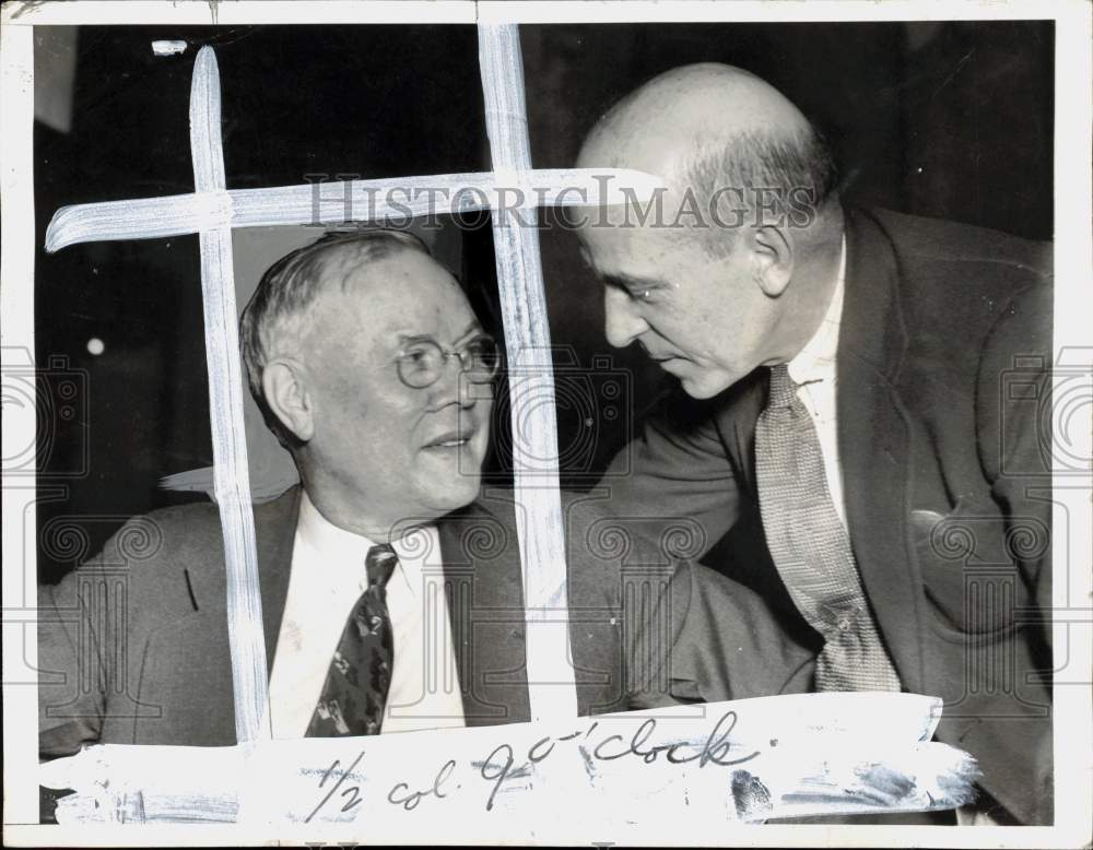 1937 Press Photo AFL's William Green discusses bill with William Connery, DC