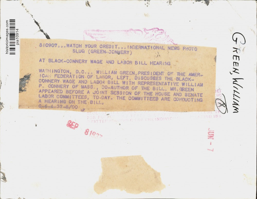 1937 Press Photo AFL's William Green discusses bill with William Connery, DC