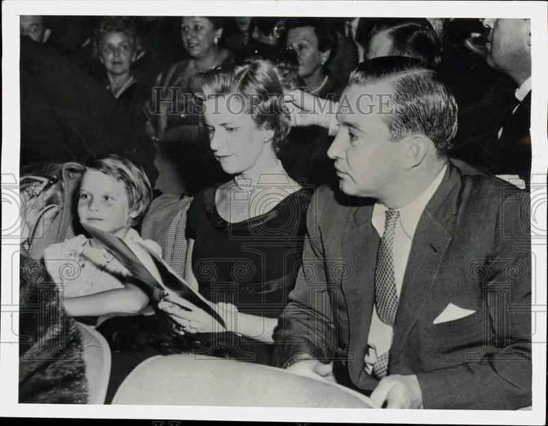 Load image into Gallery viewer, 1956 Press Photo Executive William C. Ford, wife &amp; daughter Muffy in Detroit
