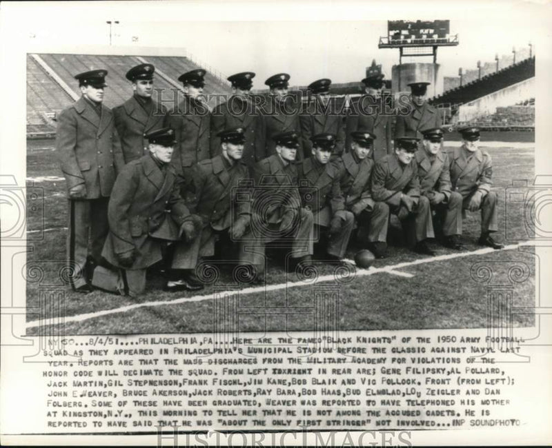Load image into Gallery viewer, 1951 Press Photo Members of Army Black Knights football squad, Philadelphia, PA
