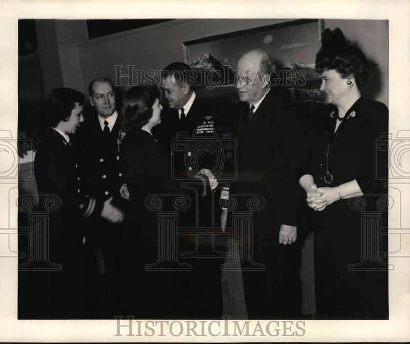 Load image into Gallery viewer, 1950 Press Photo Navy Secretary Francis P. Matthews &amp; others, Kodiak, Alaska

