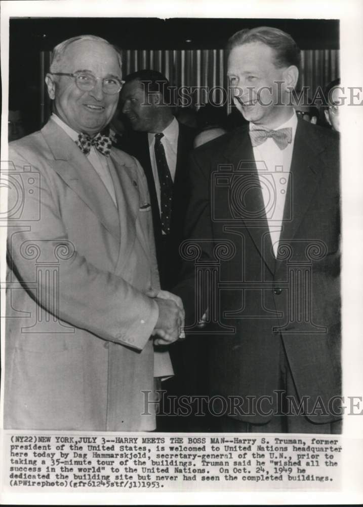 Load image into Gallery viewer, 1953 Press Photo Harry S. Truman &amp; Dag Hammarskjold at United Nations, New York
