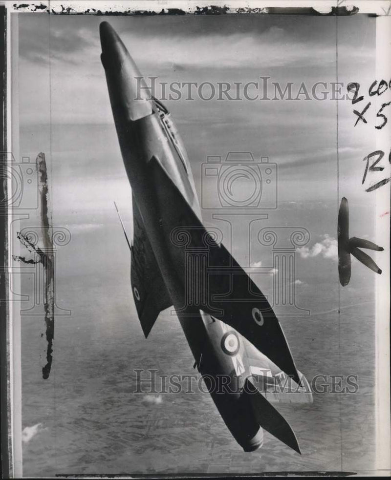 Load image into Gallery viewer, 1956 Press Photo British FR5 Swift fighter jet performs maneuver over Germany
