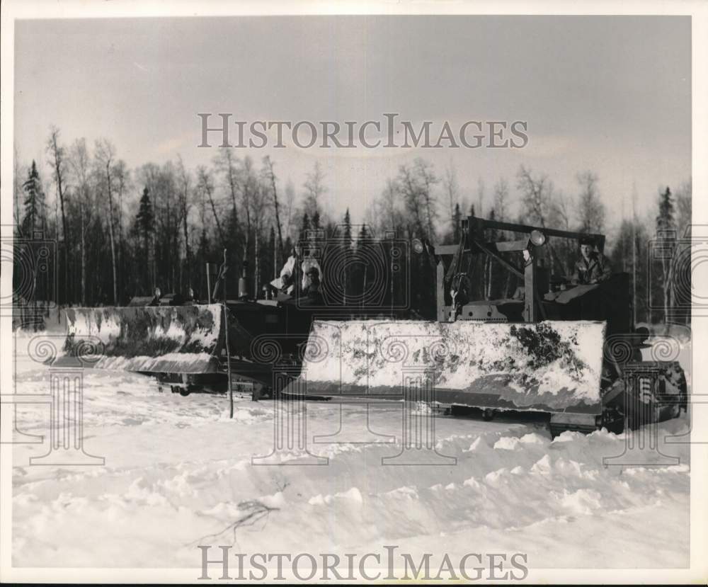 1955 Press Photo US Army Engineers in bulldozers clear snow for runway in Alaska- Historic Images