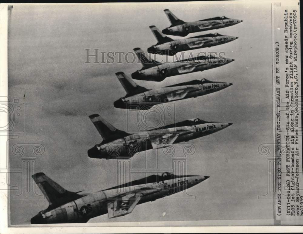 1959 Press Photo F105 fighter jets in flight formation during maneuvers over NC- Historic Images