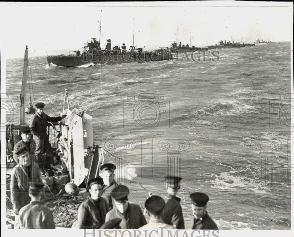 1939 Press Photo British Minesweepers at Work during World War II - pim12368