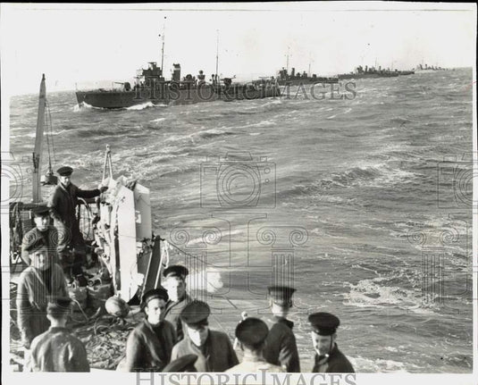1939 Press Photo British Minesweepers at Work during World War II - pim12368
