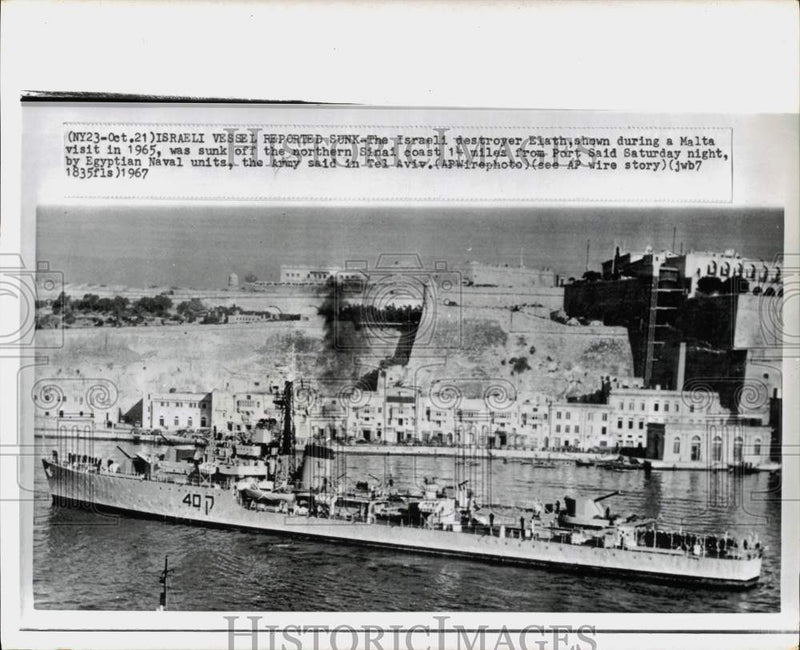 Load image into Gallery viewer, 1965 Press Photo Israeli Destroyer Elath during Malta Visit - pim12631
