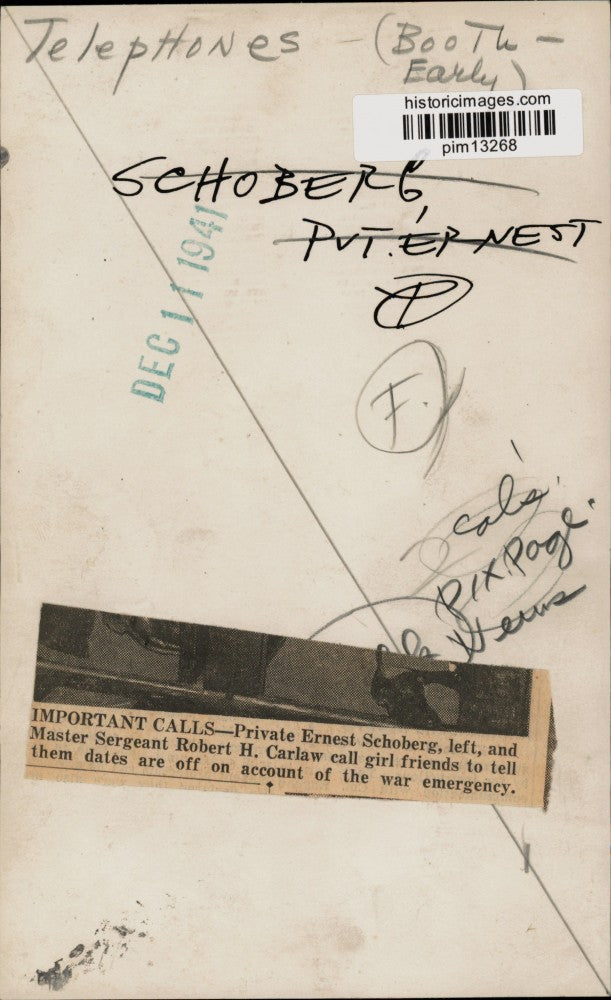 1941 Press Photo Private Ernes Schoberg, Sergeant Robert Carlaw Call Girlfriends