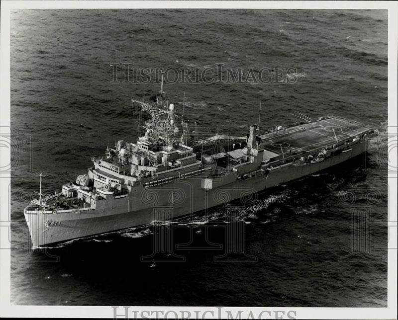Load image into Gallery viewer, 1994 Press Photo U.S. 3rd Fleet Flagship USS Coronado at Sea - pim13309
