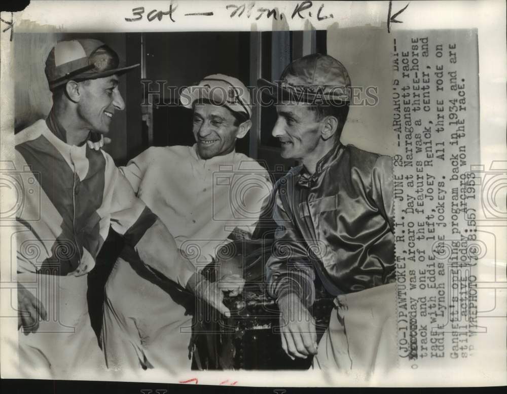 1953 Press Photo Jockey Eddie Arcaro with Joey Renick & Eddie Lynch at Pawtucket- Historic Images