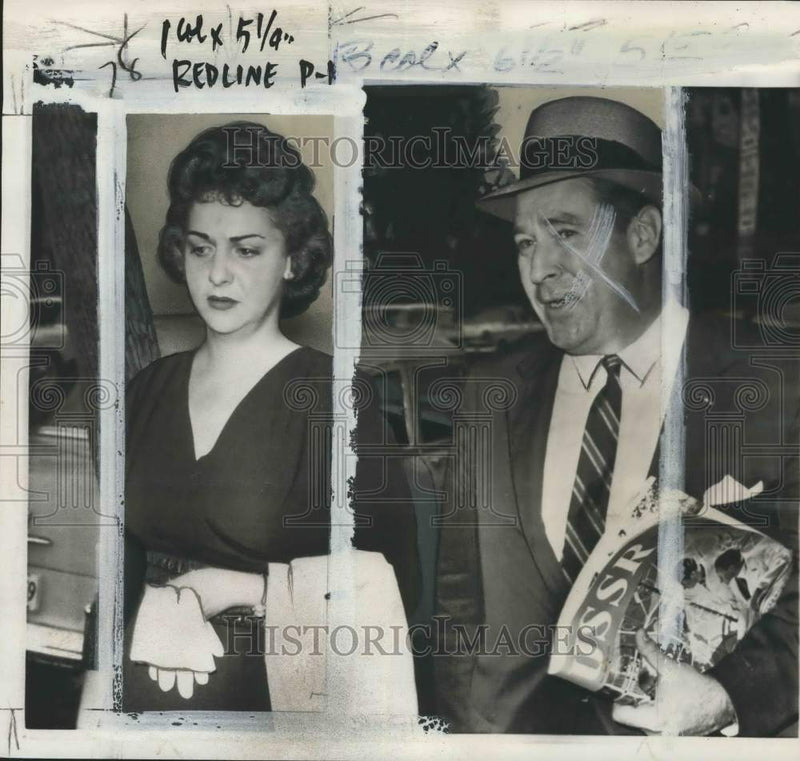 Load image into Gallery viewer, 1960 Press Photo U-2 pilot's wife Barbara Powers &amp; W P Dickson Jr at embassy, DC
