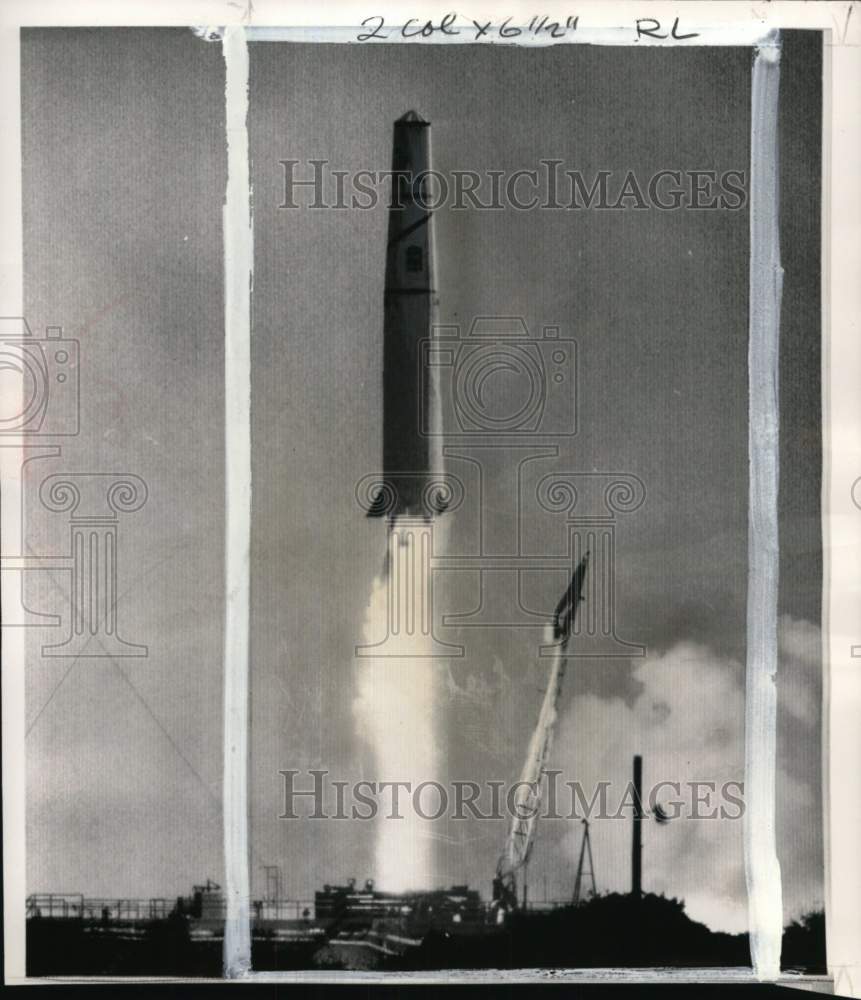 1958 Press Photo Thor missile with new nose cone launched at Cape Canaveral, FL- Historic Images