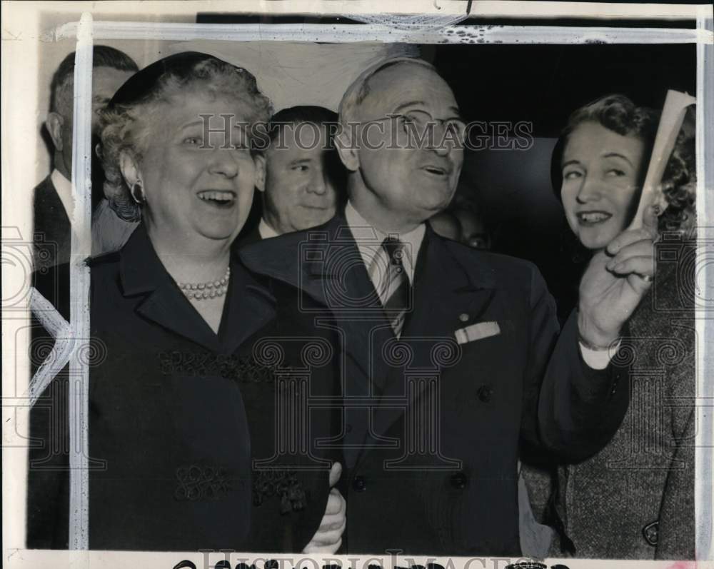 1953 Press Photo Ex-president Harry, Bess & Margaret Truman, news conference, NY