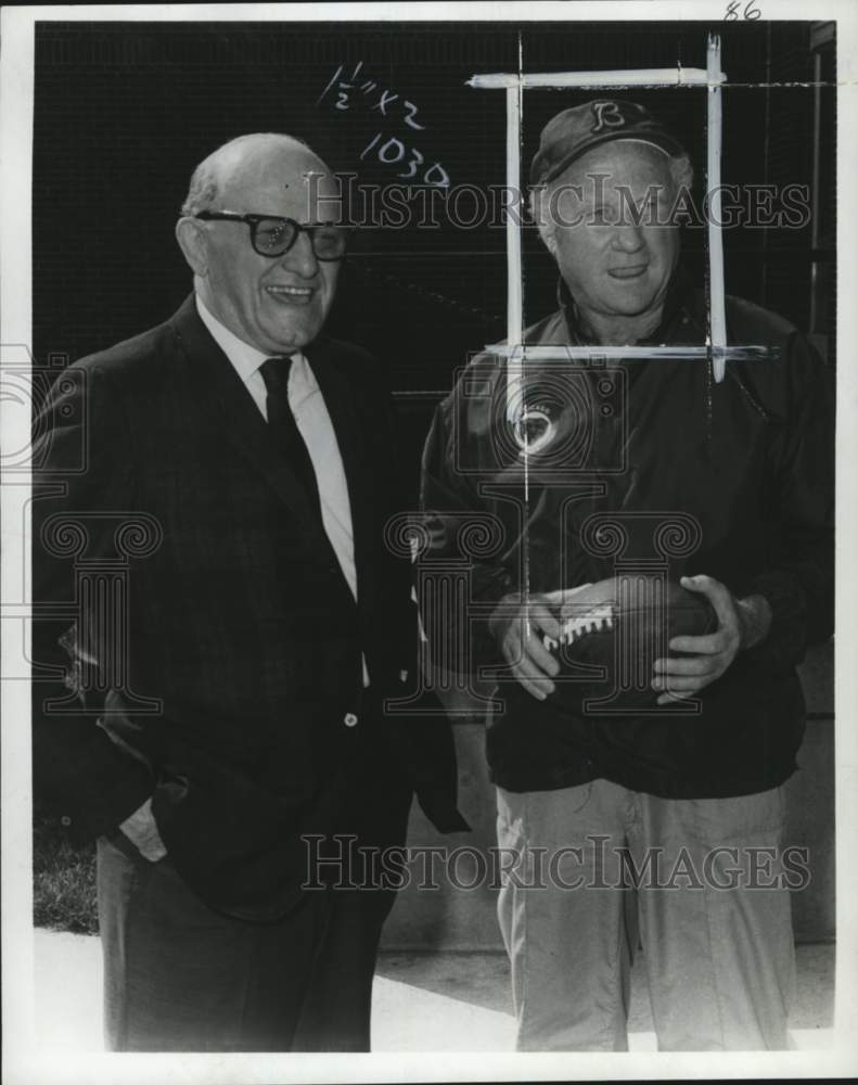 1971 Press Photo Actor Jack Warden with a friend, holding a football - pio07234- Historic Images