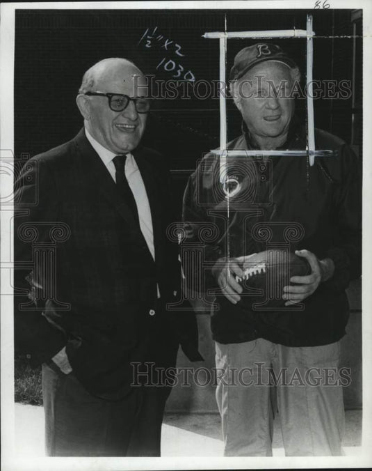 1971 Press Photo Actor Jack Warden with a friend, holding a football - pio07234- Historic Images