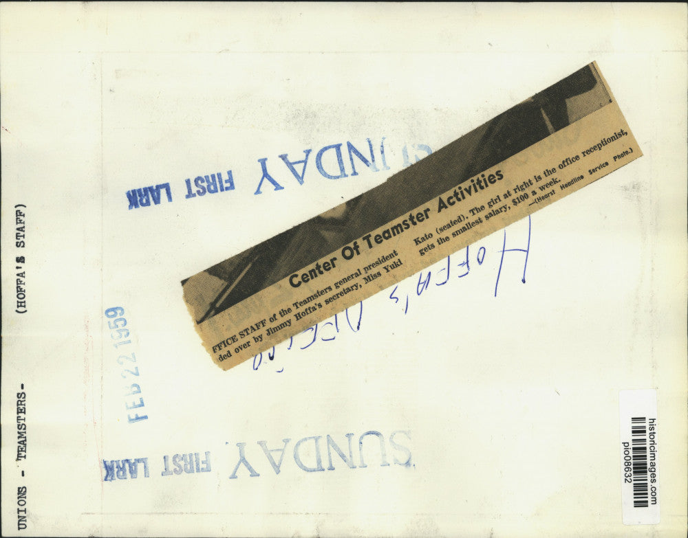 1959 Press Photo Yuki Kato & Hoffa's staffs are busy working in office