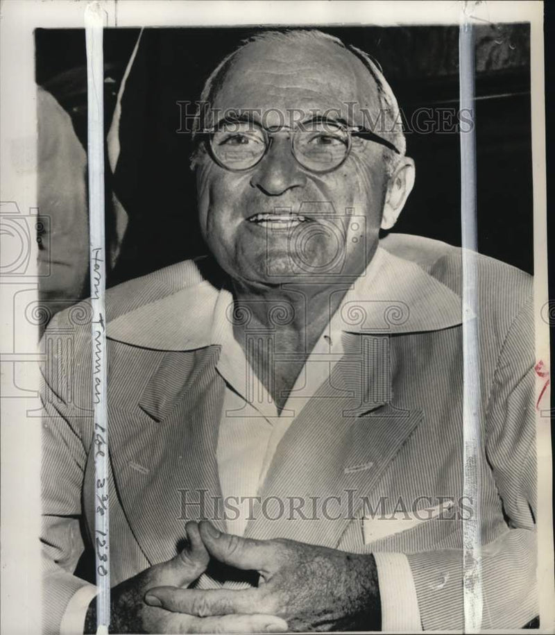 Load image into Gallery viewer, 1952 Press Photo President Harry Truman at press conference in Key West, Florida

