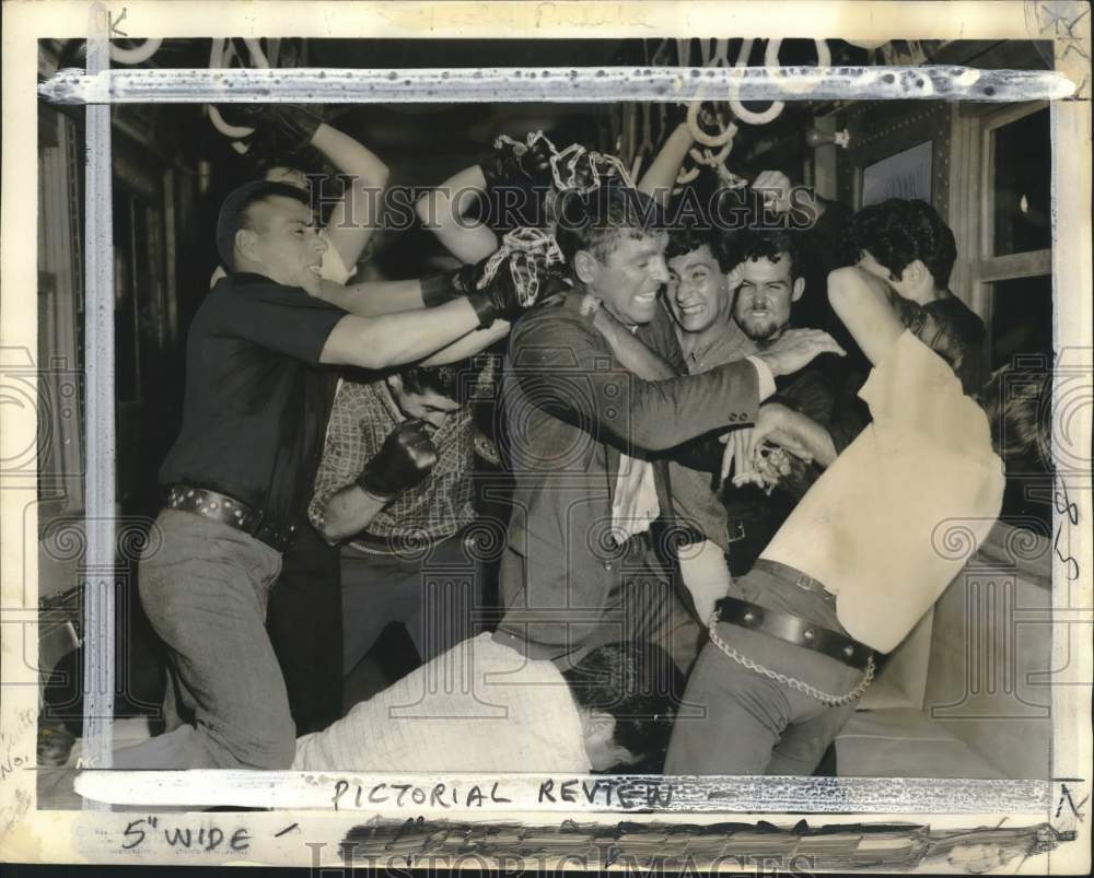 1961 Press Photo Actor Burt Lancaster in a fight scene from &quot;The Young Savages&quot;- Historic Images