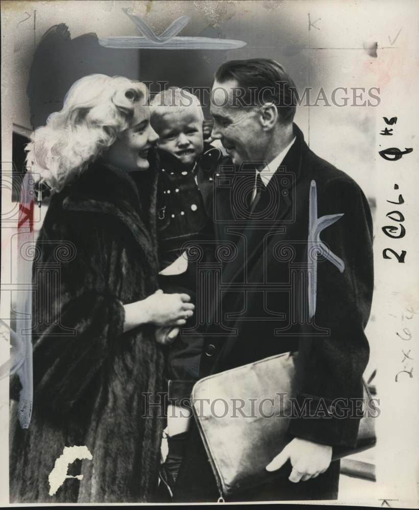 1951 Press Photo Actor Franchot Tone with family - pio10544- Historic Images