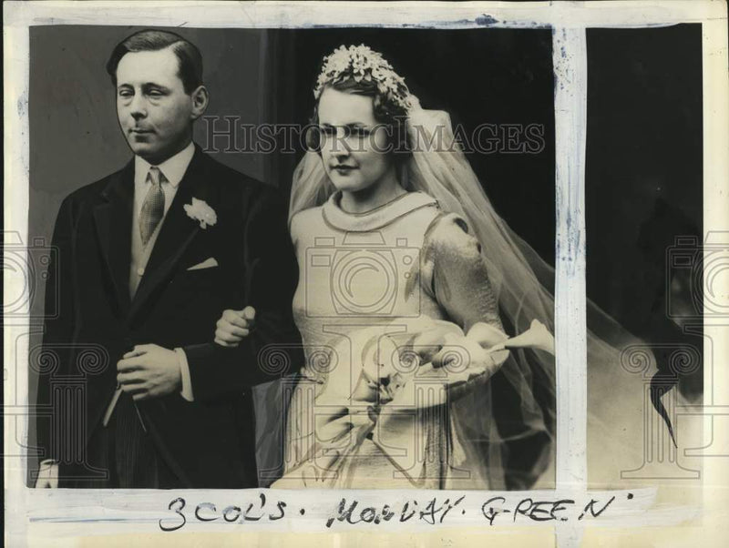 Load image into Gallery viewer, 1937 Press Photo Duke &amp; Duchess of Norfolk after wedding in London, England
