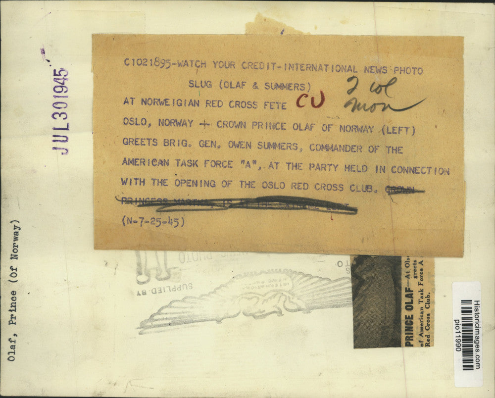 1945 Press Photo King Olaf greets Owen Summers at Red Cross Club party in Norway